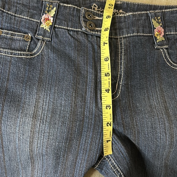 Point Zero VGUC jeans striped. Embroidery and beads on belt loops. Size 3. - Picture 15 of 16